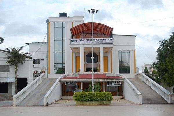 Radiant_Institute_of_Management_&_Science,_Indore